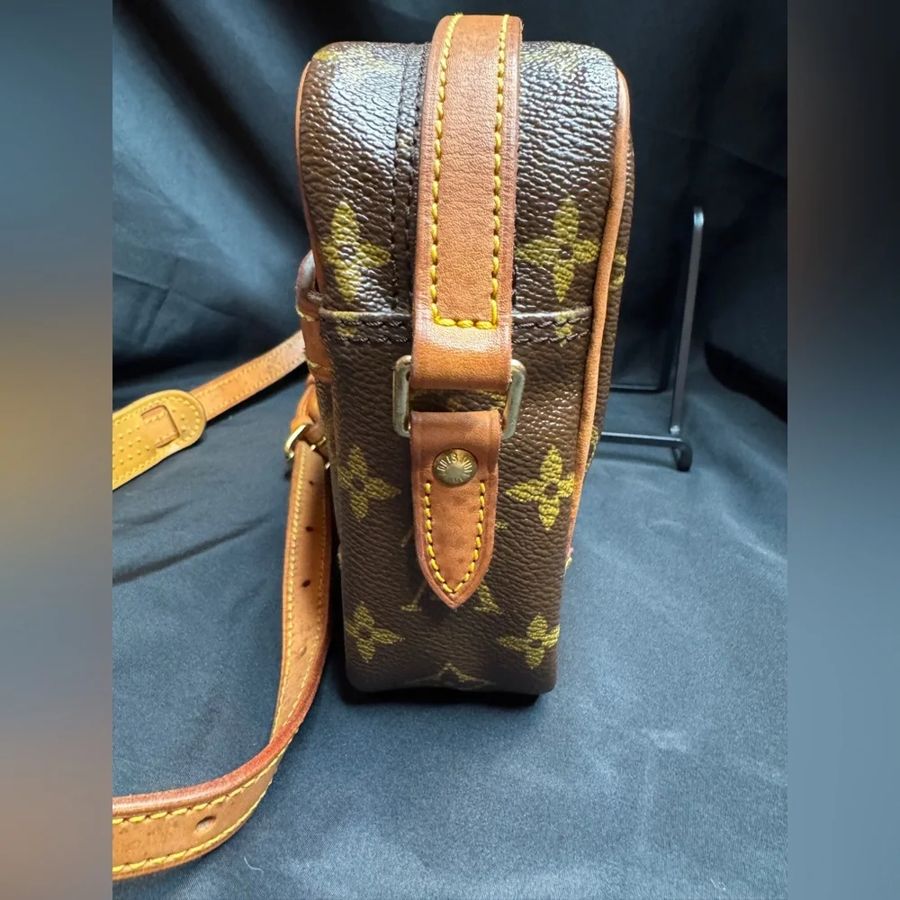 ‼️ SALE ‼️ Louis Vuitton LV Trocadero 23 Monogram Bag with COA